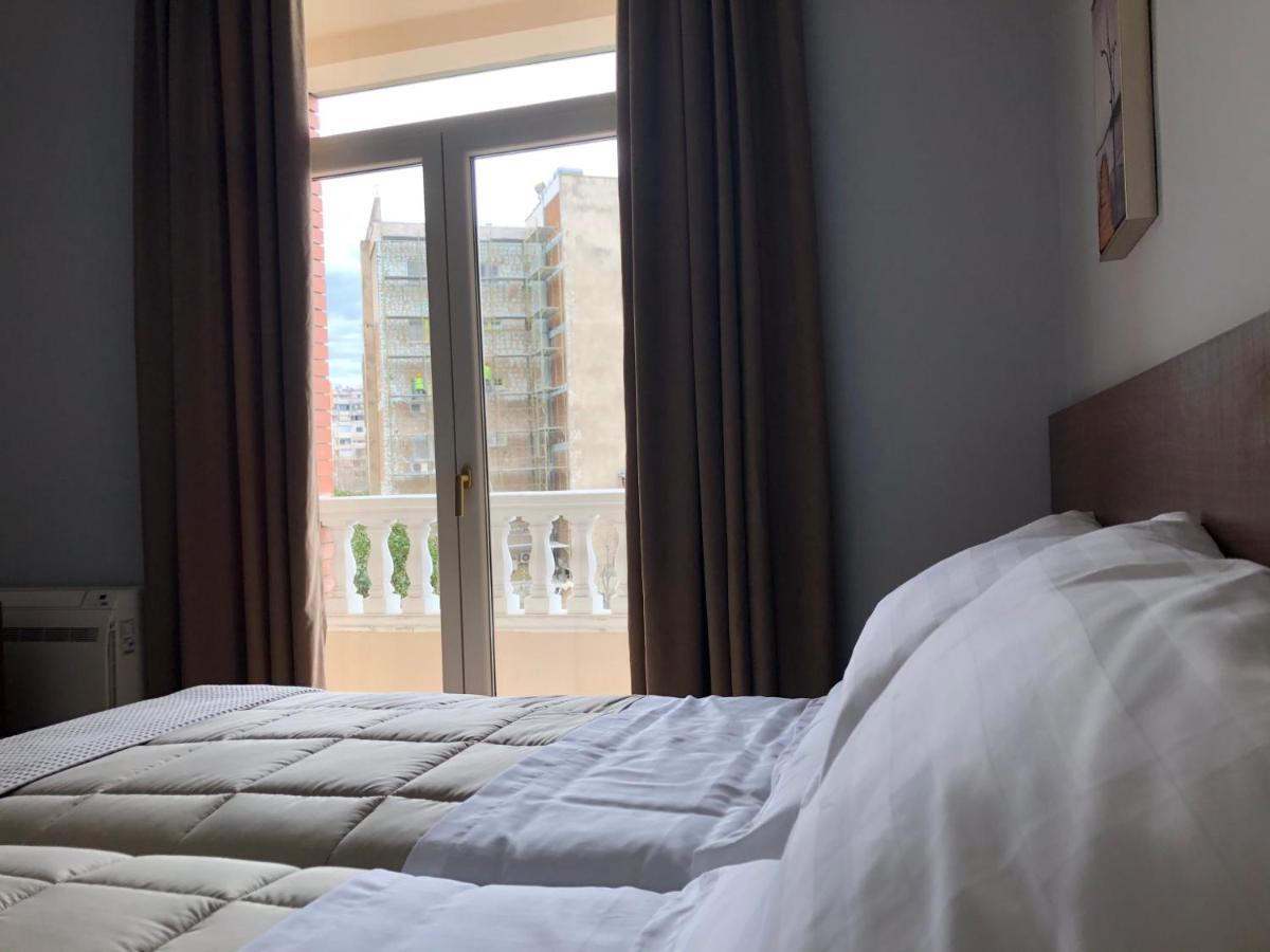 In Center Hotel